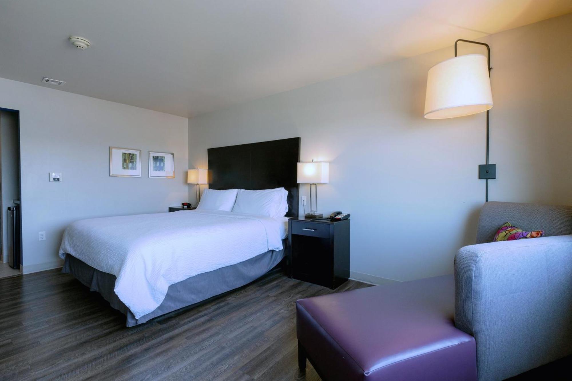 Holiday Inn Express And Suites Tahlequah By Ihg Buitenkant foto